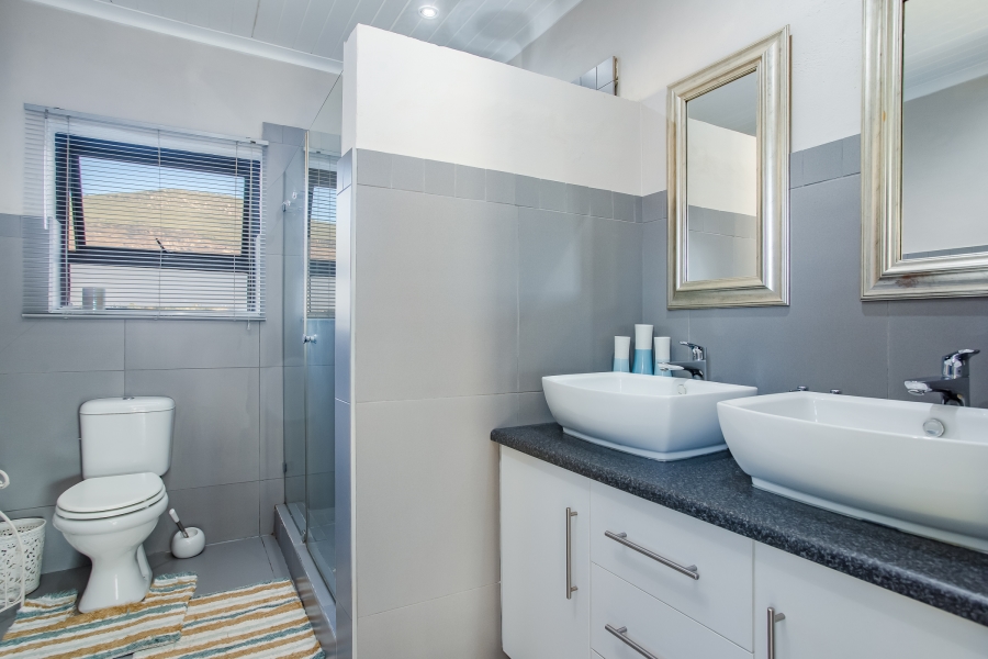 3 Bedroom Property for Sale in Groenvlei Western Cape